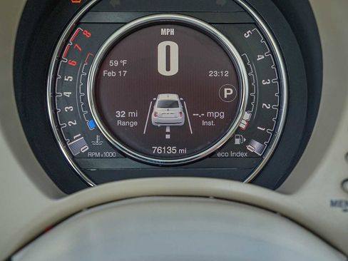 Used 2015 FIAT 500 Lounge w/ Luxury Leather Package image 16