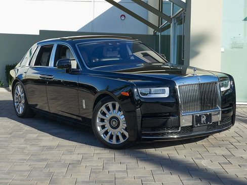 Used 2021 Rolls-Royce Phantom Sedan image 5