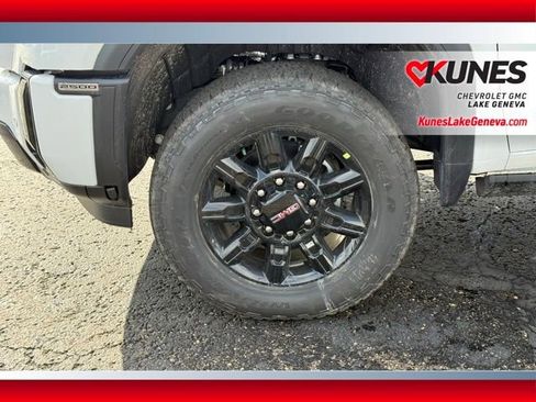 New 2026 GMC Sierra 2500 AT4 w/ AT4 Premium Plus Package AWD/4WD image 13