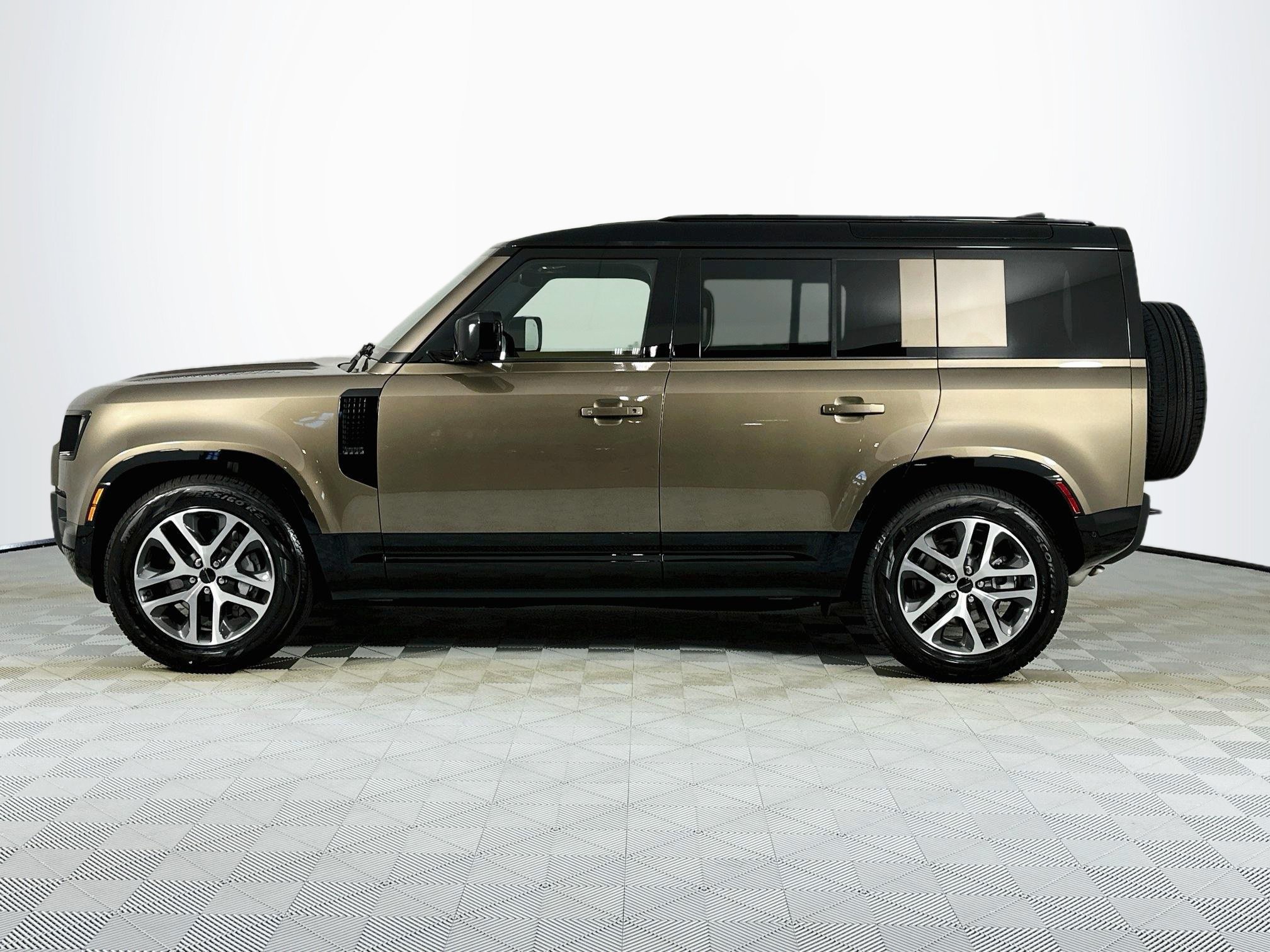 New 2026 Land Rover Defender 110 X-Dynamic SE AWD/4WD image 8
