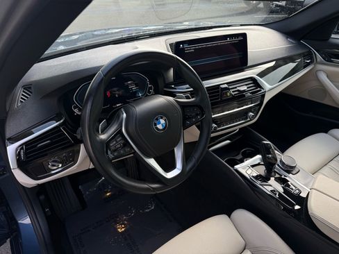 Used 2023 BMW 530e w/ Convenience Package RWD image 13