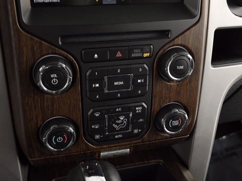 Used 2014 Ford F150 Lariat w/ Equipment Group 502A Luxury image 34