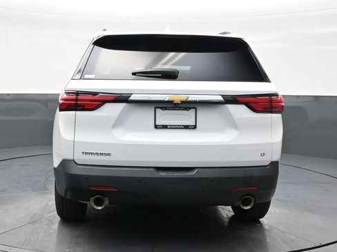 Used 2024 Chevrolet Traverse LT FWD image 4