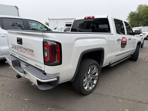 Used 2018 GMC Sierra 1500 Denali w/ Denali Ultimate Package AWD/4WD image 2