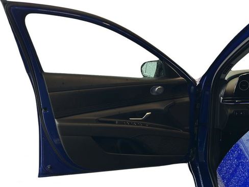 Used 2024 Hyundai Elantra SEL FWD image 9