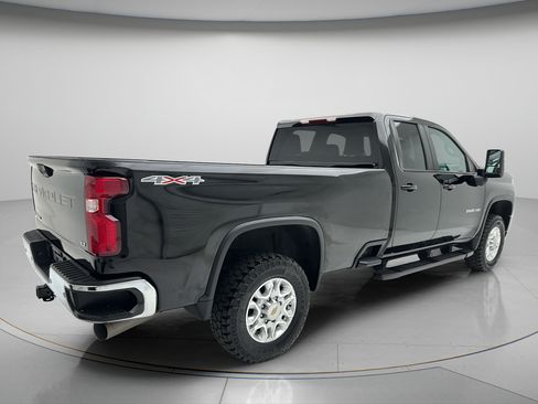 Used 2021 Chevrolet Silverado 3500 LT w/ All Star Edition AWD/4WD image 3