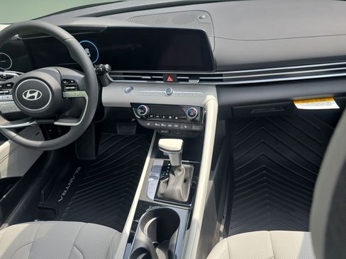 New 2026 Hyundai Elantra Limited FWD image 11
