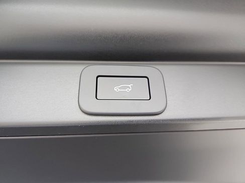 New 2025 Land Rover Range Rover SE AWD/4WD image 14