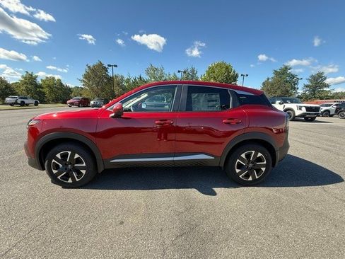 New 2025 Nissan Kicks SV image 8