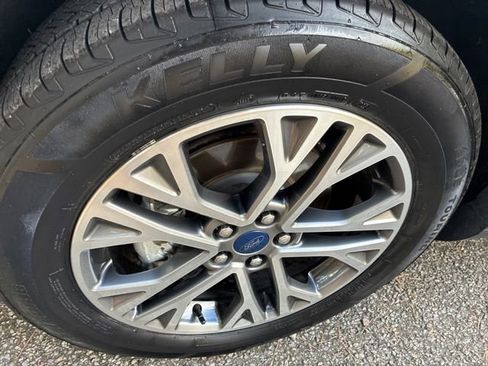 Used 2022 Ford Escape SEL image 11