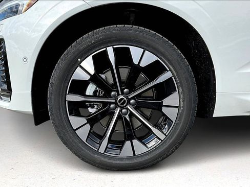 New 2026 Volvo XC60 B5 Plus w/ Protection Package Premier AWD/4WD image 12
