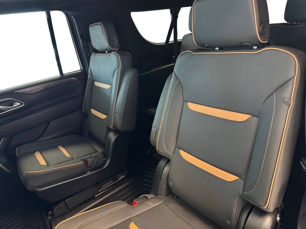 Used 2024 GMC Yukon XL AT4 w/ AT4 Premium Package AWD/4WD image 16