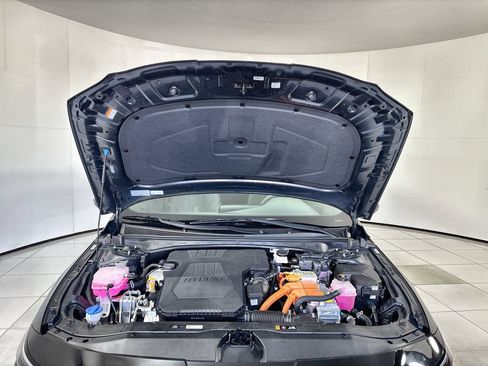 Certified 2025 Hyundai Elantra Hybrid FWD image 17