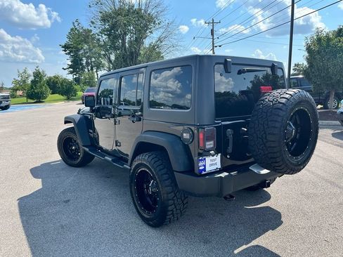 Used 2018 Jeep Wrangler Unlimited Sport S AWD/4WD image 4
