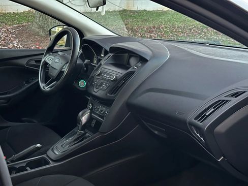 Used 2018 Ford Focus S image 18