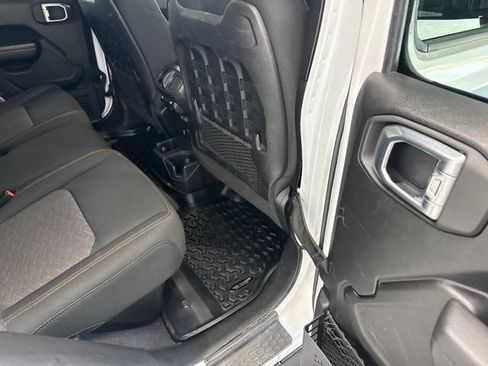 Used 2021 Jeep Gladiator Mojave w/ Cold Weather Group AWD/4WD image 25