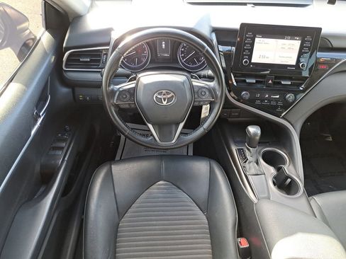 Used 2021 Toyota Camry SE image 10