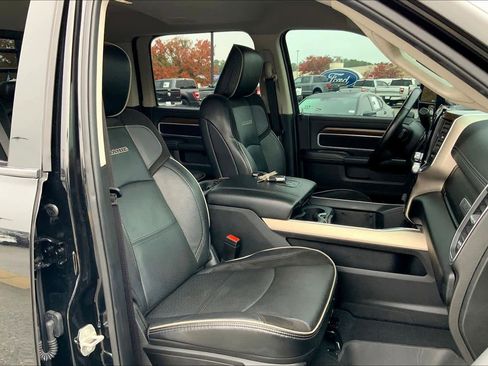 Used 2024 RAM 5500 Laramie image 9