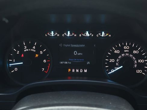 Used 2018 Ford F150 XLT w/ Equipment Group 302A Luxury AWD/4WD image 11