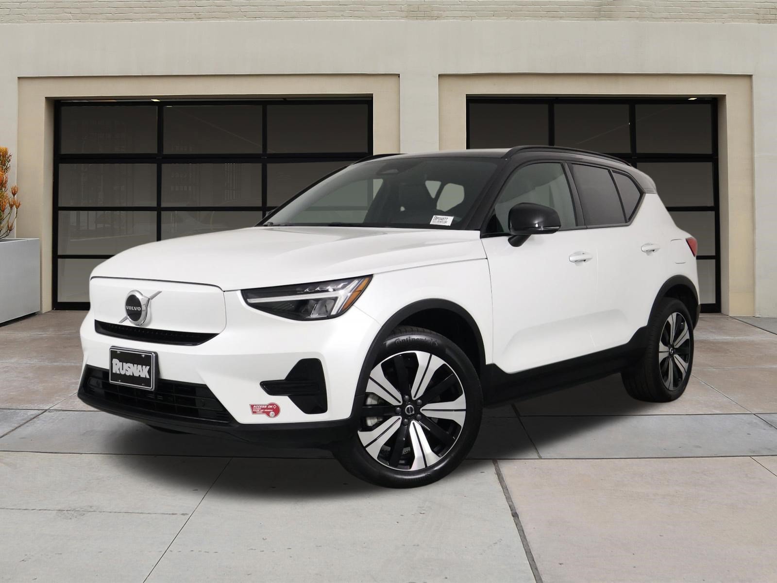 Certified 2023 Volvo XC40 Recharge Core AWD/4WD image 3