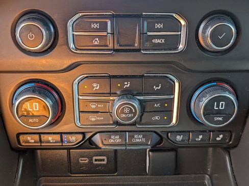 Used 2023 Chevrolet Tahoe High Country image 18