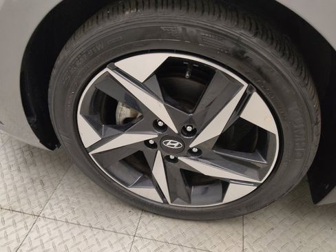 Used 2023 Hyundai Elantra SEL w/ Convenience Package image 31