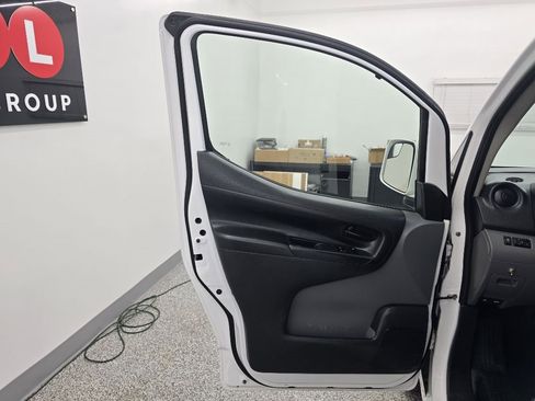 Used 2020 Nissan NV200 SV w/ Back Door Glass Package image 22