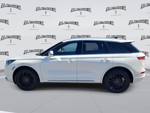 Used 2022 Lincoln Corsair Reserve FWD image 2