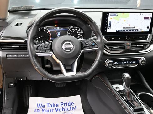 Used 2024 Nissan Altima 2.0 SR FWD image 30