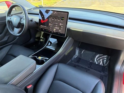 Used 2020 Tesla Model 3 Standard Range Plus image 42