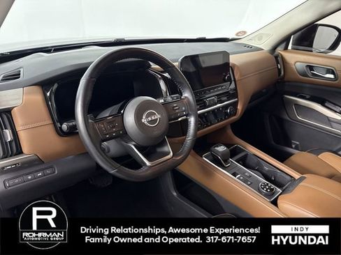 Used 2023 Nissan Pathfinder Platinum w/ Cargo Package image 12