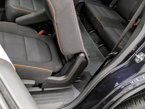 Used 2022 GMC Acadia AT4 w/ Trailering Package image 26