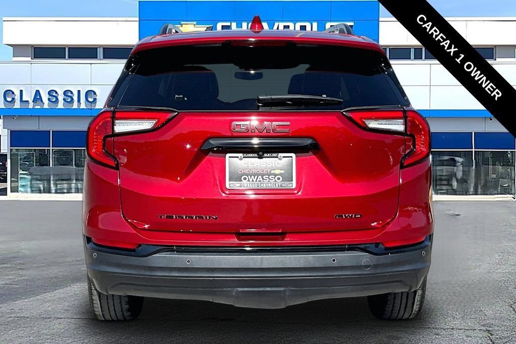 Used 2024 GMC Terrain SLT w/ Elevation Edition AWD/4WD image 4