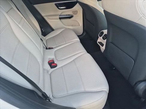 Used 2024 Mercedes-Benz GLC 300 image 19