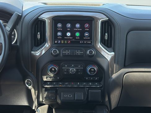 Used 2023 Chevrolet Silverado 2500 High Country w/ Technology Package AWD/4WD image 18