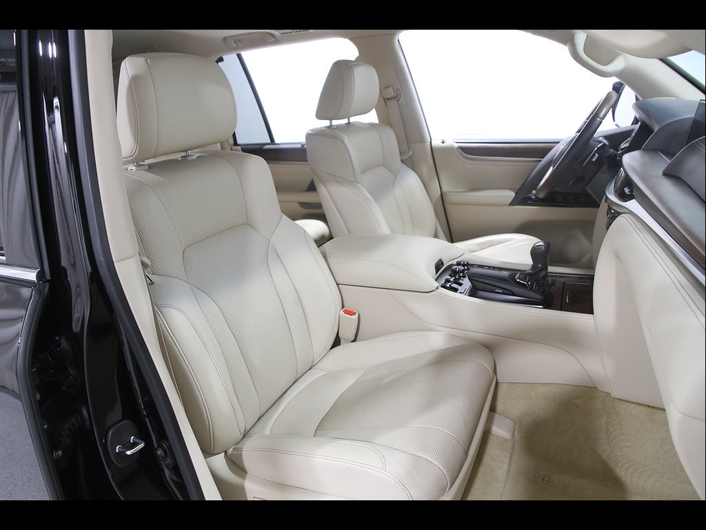 Certified 2021 Lexus LX 570 4WD w/ Luxury Package image 19