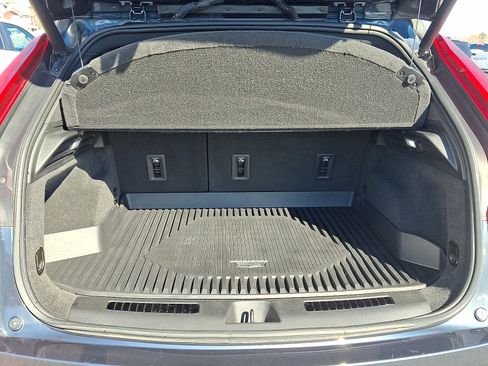 Used 2020 Cadillac XT4 Premium Luxury w/ Cold Weather Package image 28