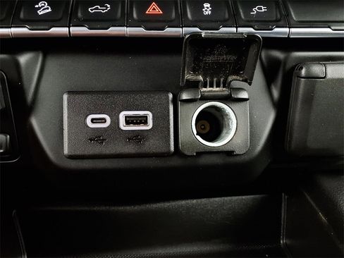 Used 2022 GMC Sierra 1500 SLT image 24