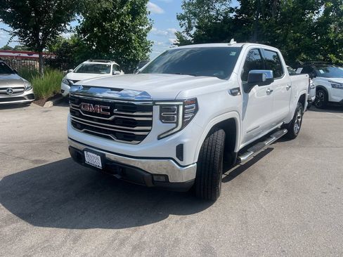Used 2022 GMC Sierra 1500 SLT AWD/4WD image 3