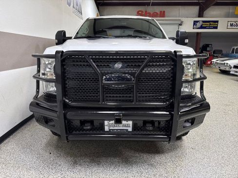 Used 2018 Ford F350 XL image 4
