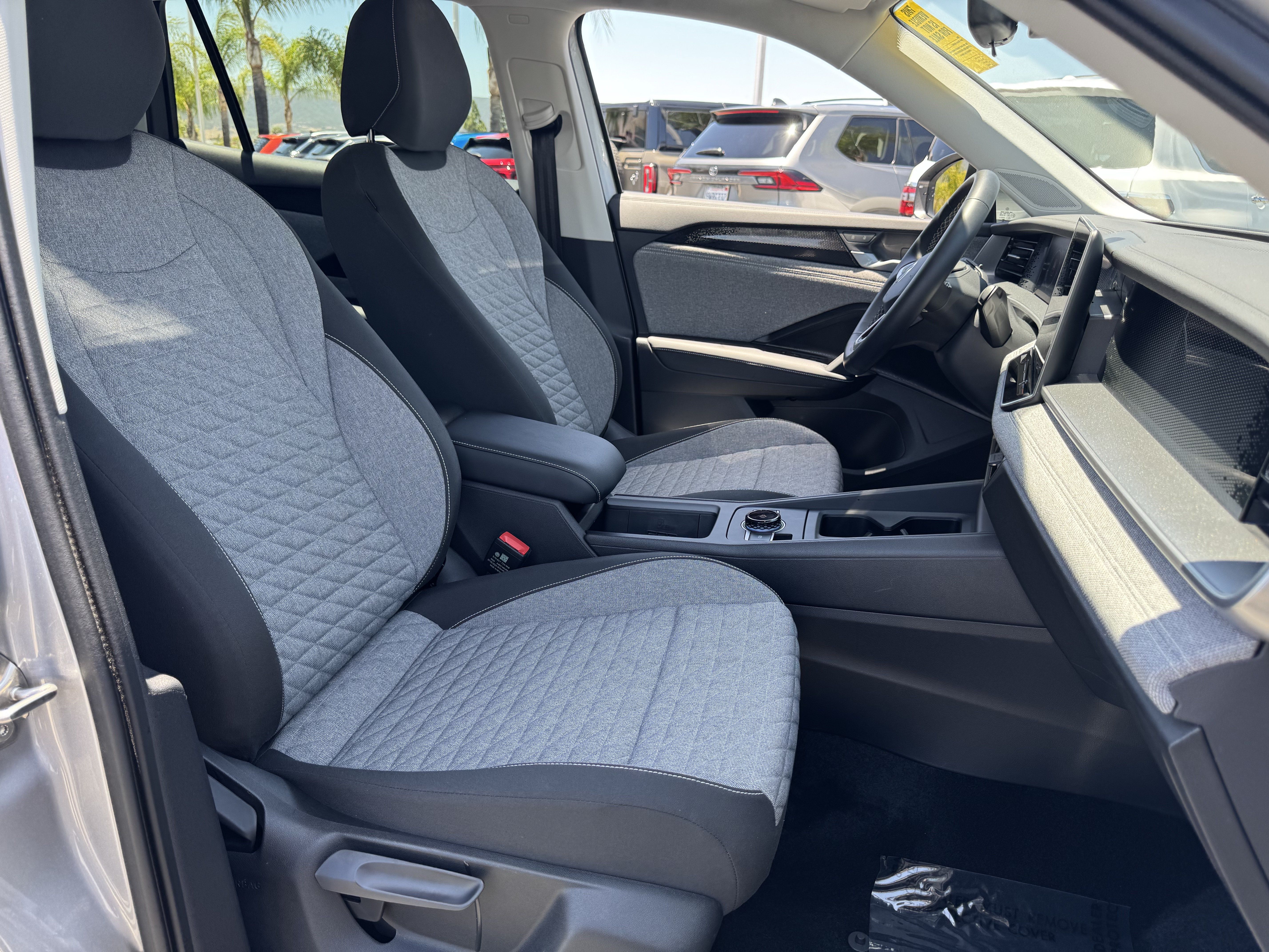 Certified 2025 Volkswagen Tiguan S FWD image 32