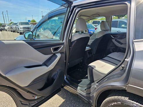 Used 2024 Subaru Forester AWD/4WD image 11