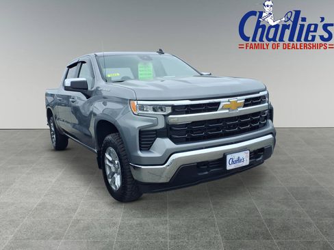 Used 2023 Chevrolet Silverado 1500 LT AWD/4WD image 3