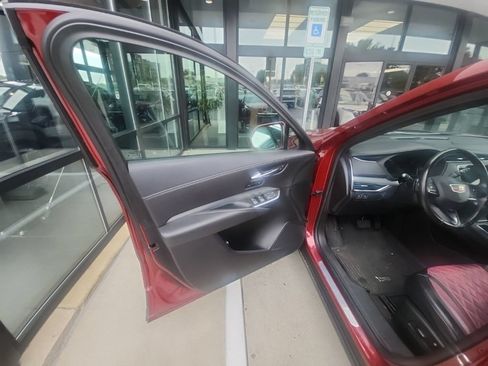 Used 2019 Cadillac XT4 Premium Luxury w/ Cold Weather Package AWD/4WD image 3