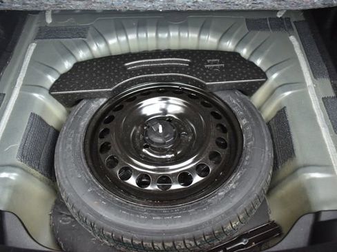 Used 2020 Chevrolet Malibu LT image 35