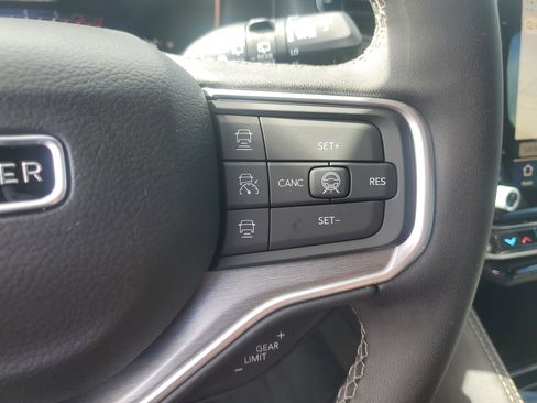 New 2026 Jeep Grand Wagoneer Limited AWD/4WD image 16