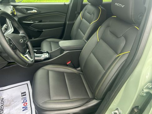 Used 2025 Chevrolet Trax ACTIV w/ Driver Confidence Package FWD image 14