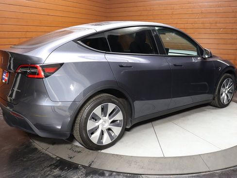 Used 2023 Tesla Model Y Long Range image 19
