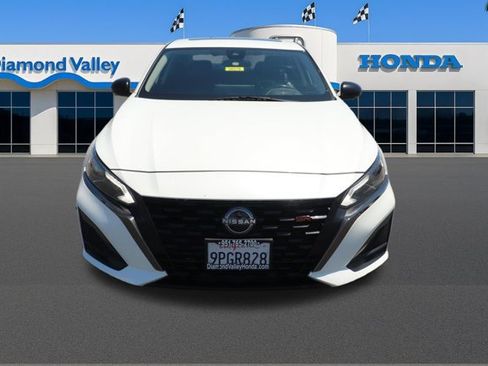 Used 2023 Nissan Altima 2.0 SR FWD image 2