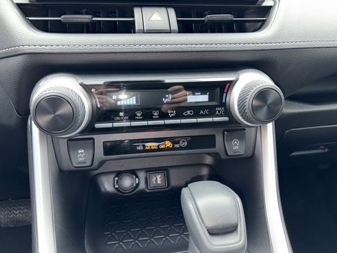 Certified 2025 Toyota RAV4 LE image 19